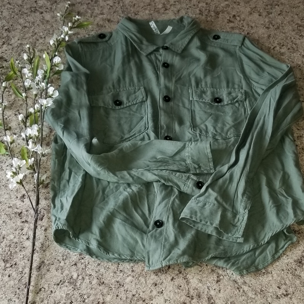 Mudd military green button shirt